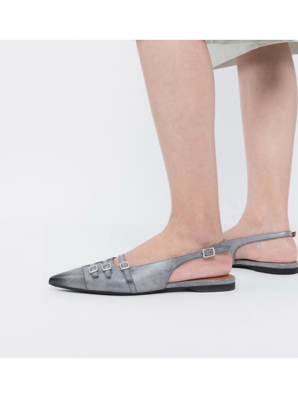 Vagabond Hermine Slingback Flats
Size 8